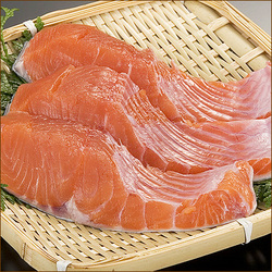 チリ産　※グラム売り 銀鮭切身（無塩）骨とり・解凍 1切・約100ｇ前後