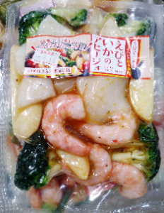 フライパンで簡単調理！えびといかのアヒージョ　ちょっと前まで冷凍